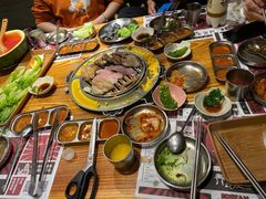新鲜五花肉-青瓦炭韩潮烤肉(花园道店)