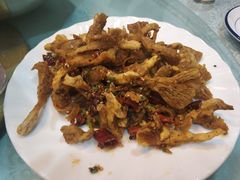 椒盐蘑菇-川人川菜馆·小龙虾·鲜虾现做(黄山路店)