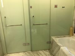 -上海滴水湖皇冠假日酒店