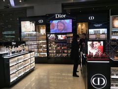 -日上免税店(三径路t3店)