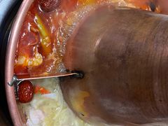 -果松木炭酸菜铜火锅·外婆参鸡汤