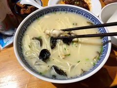 鲍蛤蛏海鲜面-沪西老弄堂面馆(定西路店)