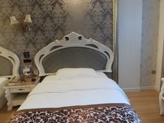 -柏纳酒店(百色市政府恒基广场店)