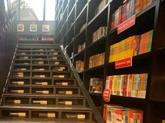 -钟书阁(松江泰晤士小镇店)