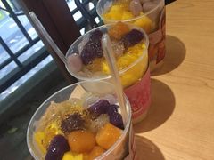 草莓桃胶白雪-满记甜品(岭南新天地店)