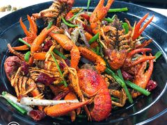 -虾弄弄海派小龙虾·牛羊蝎子火锅
