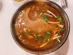 砂锅鱼翅-泰国村酒楼(室内体育馆店)