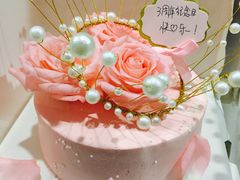 邂逅鲜花双层蛋糕-艾加柒克蛋糕茶歇甜品台(春熙路店)