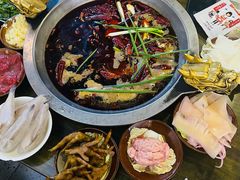 -黄潇洒老火锅(九眼桥宏济巷店)
