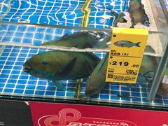 -三亚火车头万人海鲜广场