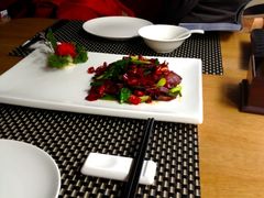大蒜叶炒腊牛肉-城外驿餐厅