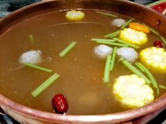 招牌牛腩骨汤锅-牛村来人潮汕牛肉火锅(西单店)