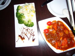 凯撒沙拉+法式红酒烩牛肉-天塔旋转餐厅