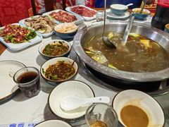 -乡土黄·鲜牛肉火锅·小龙虾(兴业街店)