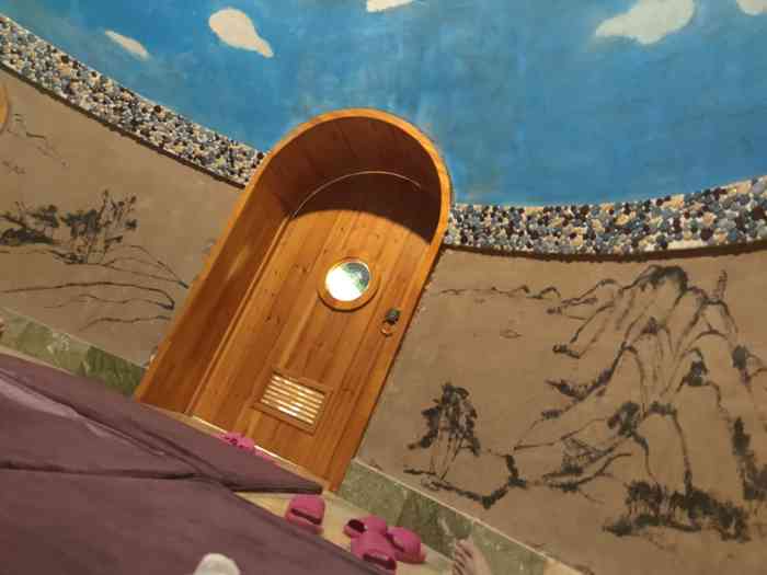 济清泉汗蒸浴馆-"门票五十,能洗澡汗蒸,一楼大厅和男宾区,.