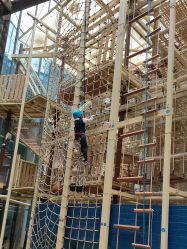 -PIPIKINGDOM皮皮王国欢乐号(欢乐海岸购物中心店)