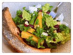 煎三文鱼牛油果色拉-wagas(暖山店)