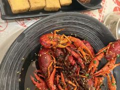 -肥肥虾庄·金牌油焖大虾(汉口城市广场店)