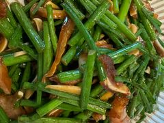 韭菜炒猪耳朵-半山腰·云南菜(侨福芳草地店)