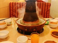 涮肉-洞庭洲·防空洞火锅·烧烤·铜锅涮肉(新百广场店)