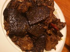 -临江餐馆二楼美食部落