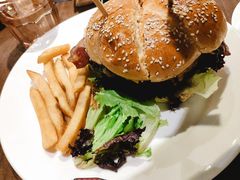 -拉亚汉堡经典餐厅(商城路店)
