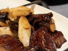 蒜片京葱炒谷饲牛肉-广舟(千禧店)