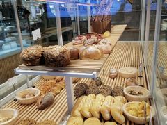 -焙丽拾光(麦凯乐直营店)