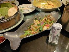 -大头虾越式风味餐厅(光明广场店)