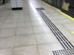 -上海体育馆(地铁站)