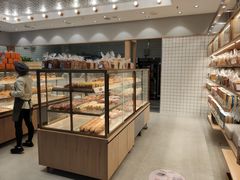 面包甜点陈列柜-面包新语(滨湖万达店)