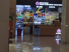 -爱革·奢品·鞋包·衣物·家居(金桥国际商业广场店)