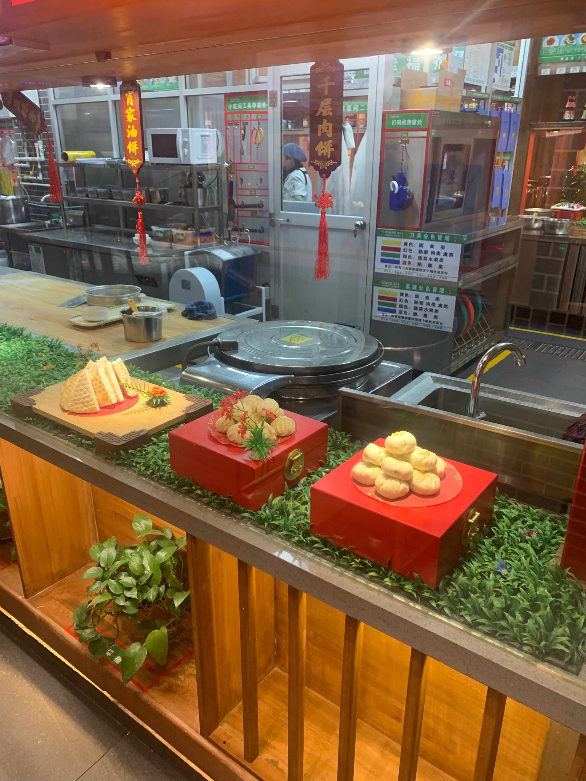 说实在的,肖家大院的臊子排骨味道还真不错