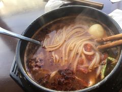 砂锅米粉-猪脑壳凉面(武陵源店)