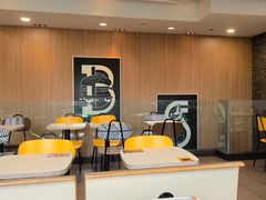 -麦当劳(杨林得来速店)