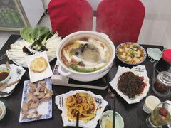 -撒拉人家.酸菜牦牛肉火锅