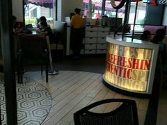 -必胜客(武汉欢乐谷店)