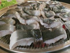 -围炉肉舍•炭烤活鳗•丹东海鲜烤肉(步行街店)