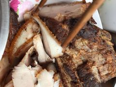 脆皮香猪肉-肇兴特色牛肉粉