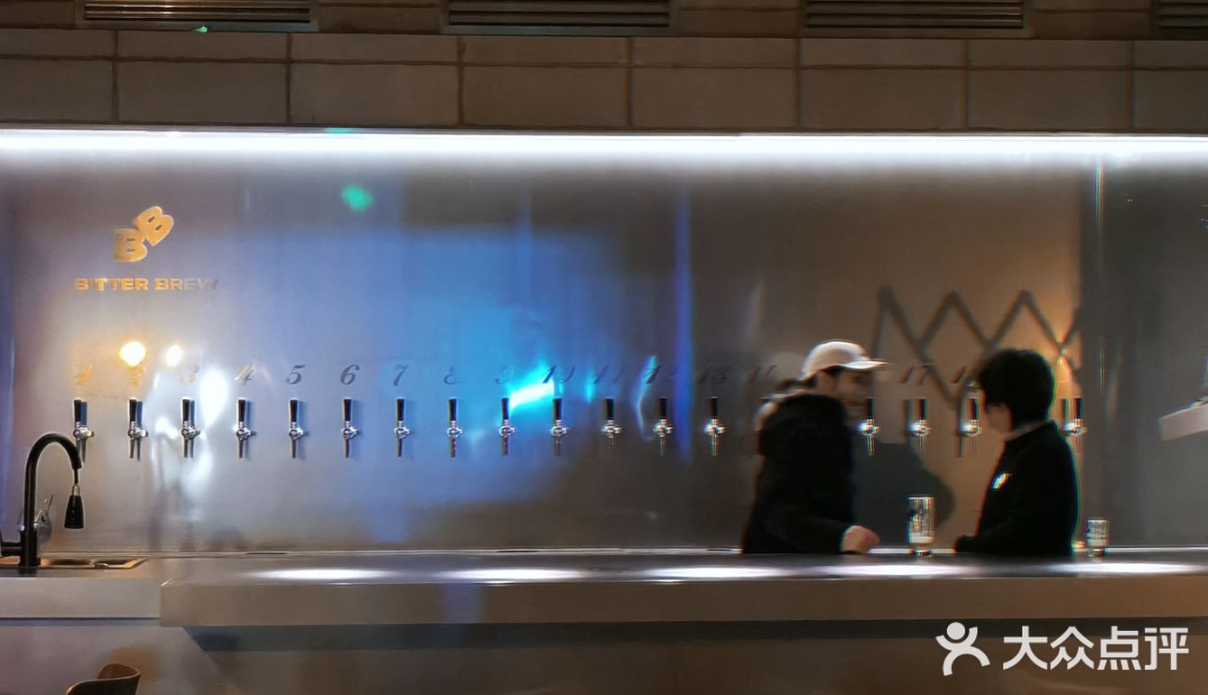 南京新店|把酿酒厂搬进店里的金属工业风精酿酒馆