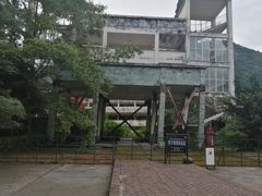 -四川汶川特大地震漩口中学遗址