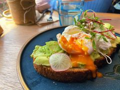 牛油果温泉蛋吐司-O'mills Sourdough Bakery&Bistro(永嘉路店)