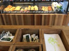面包甜点陈列柜-星巴克(成都太古里二店)