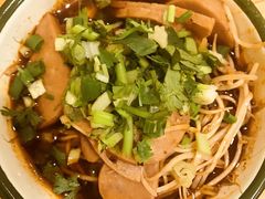 -拈签一笑黄牛肉辣卤串串