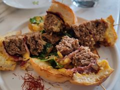 双层牛肉芝士汉堡-The Rug Cafe(王府中环店)