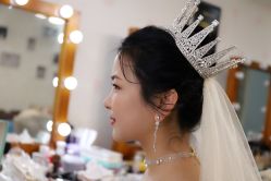 -红馆妆造(中央大街店)