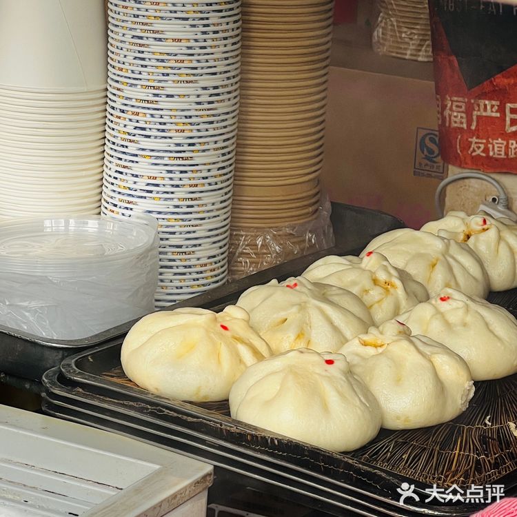买包子馒头比买烧麦人还多的店