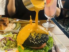 瀑布芝士牛肉汉堡-肥韬茶餐厅(南山mini店)