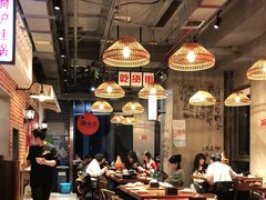 大堂-炉小二铜锅牛蛙•川湘菜(三里屯店)