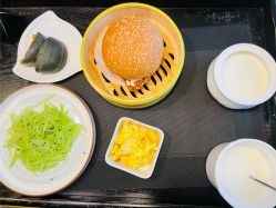 -爱陪伴尊享月子中心(国际店)